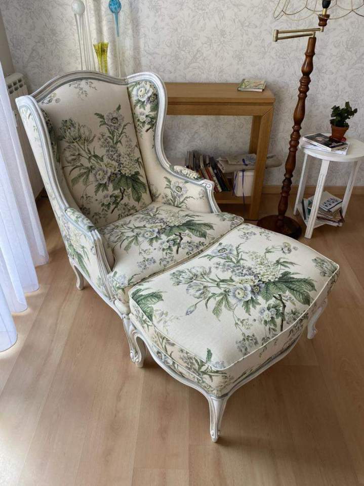 Pose de tissu d'ameublement haut de gamme sur fauteuil Montpellier